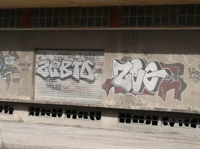la charité sur loire graffiti Peruk, Zebto, Zeo (2)
