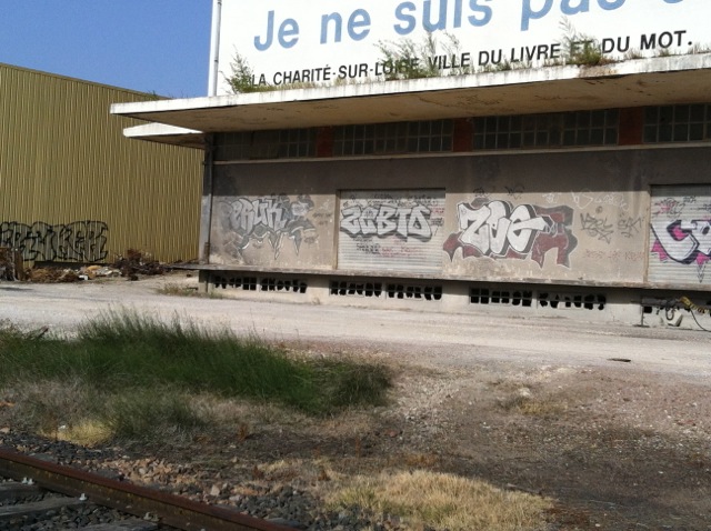 la charité sur loire graffiti Peruk, Zebto, Zeo