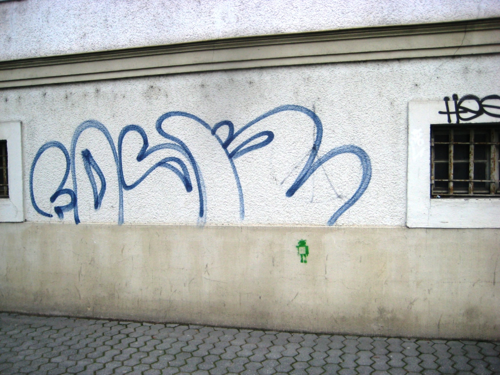 TRIER-GRAFFITI-29.11.12 pochoir - robot