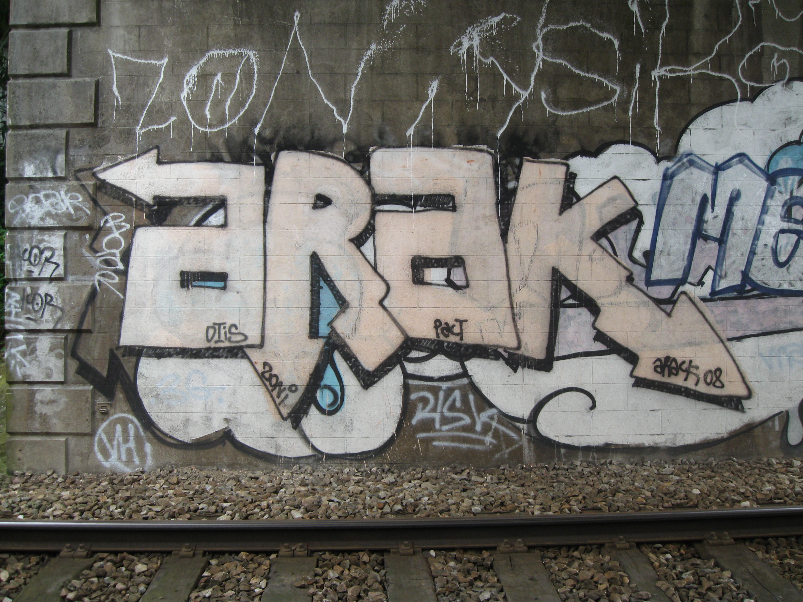 graffiti Rennes Aout 2012 ARAK