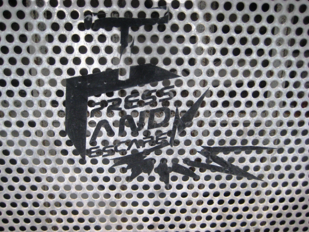 METZ 08.01.2013 STREET ART  Pochoir Press and Escape (1)