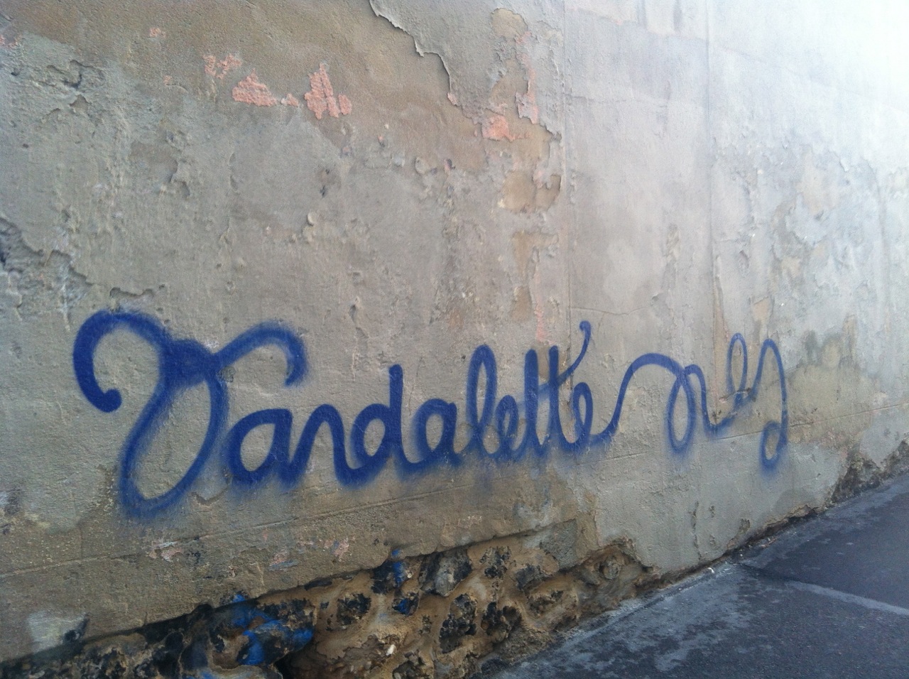 Marseille 2012 tag - vandalette