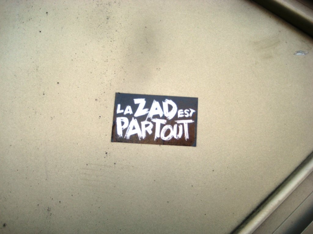 besancon 23.12.12 sticker - la ZAD est partout