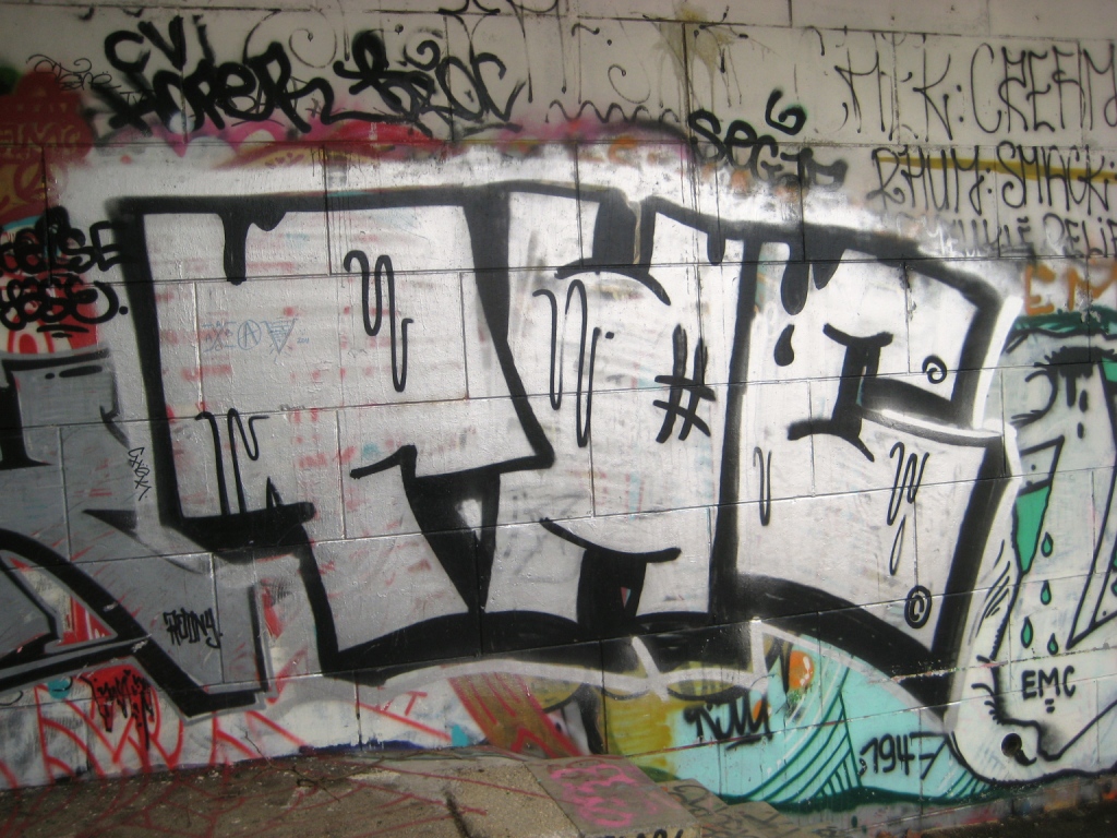 besancon 23.24-12-12 graffiti THC