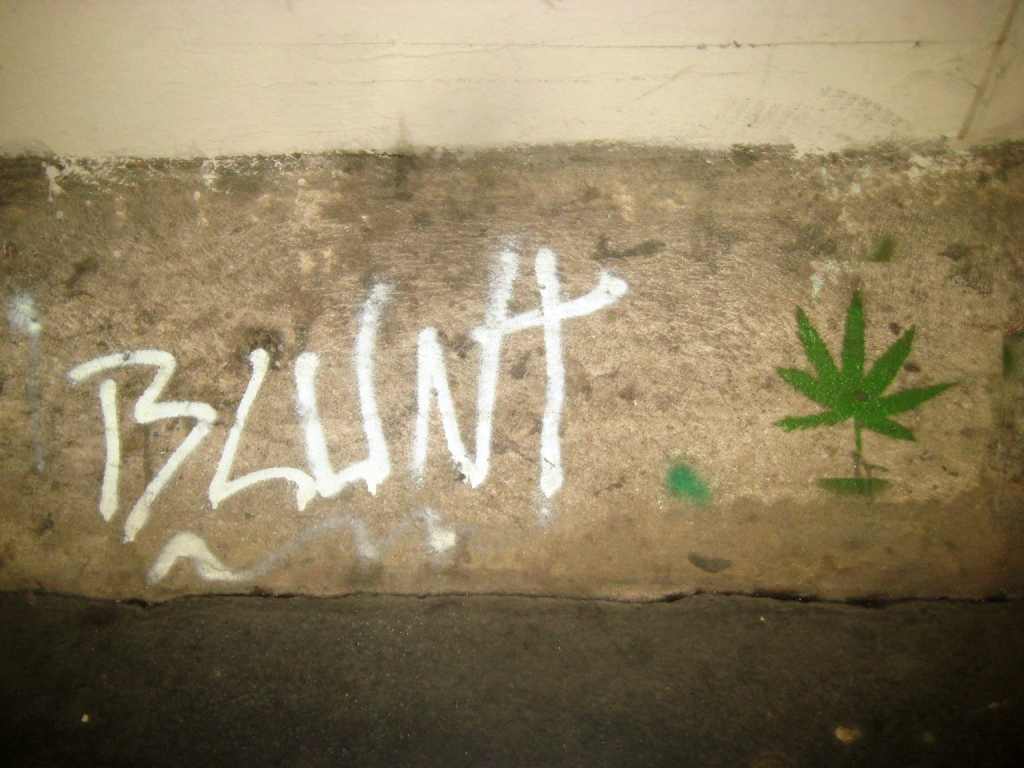 strasbourg 03.12.12 Blunt tag, feuille pochoir