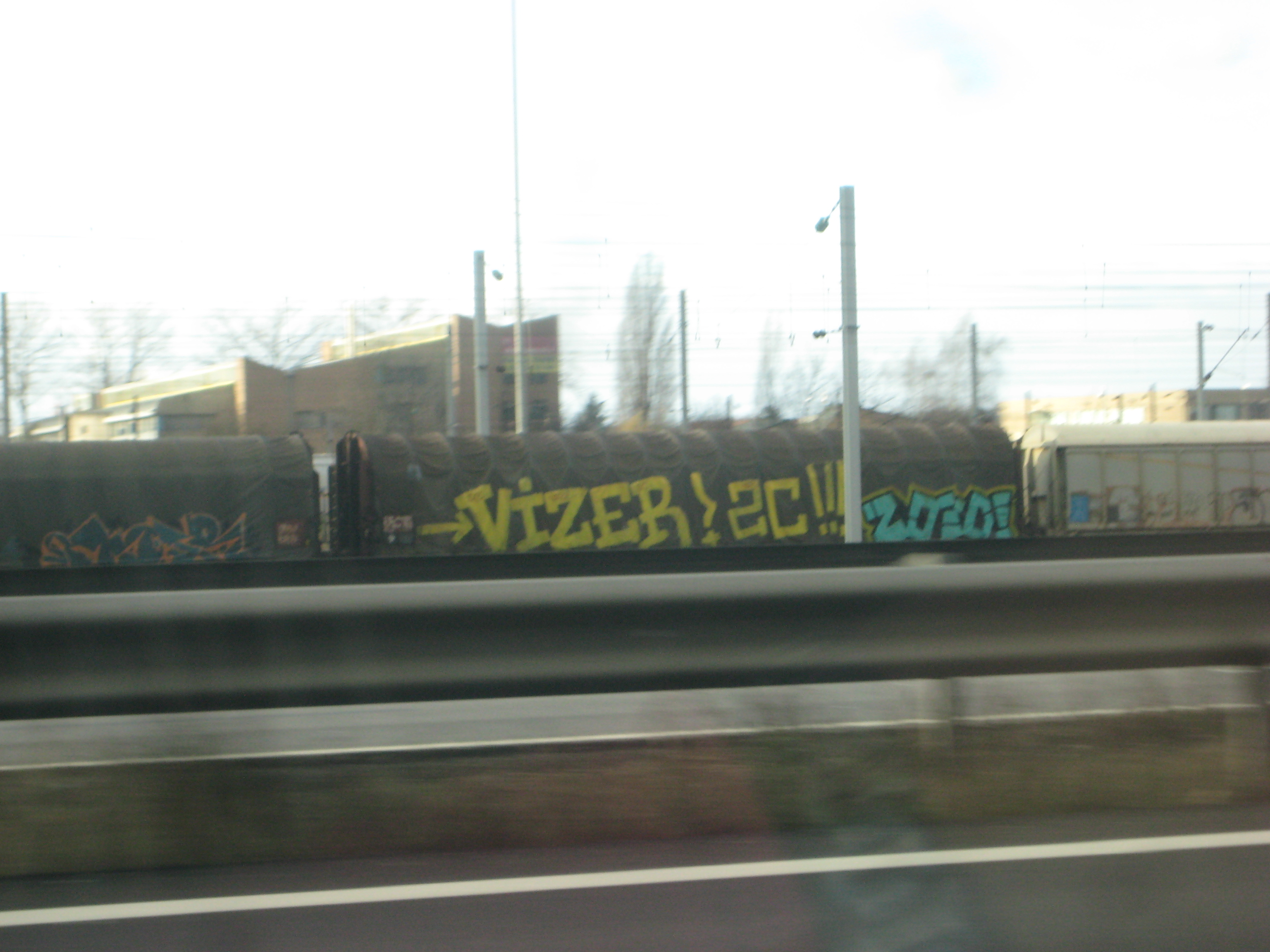 Vizer_2C_zoyo_graffiti_train_strasbourg_26.12.12