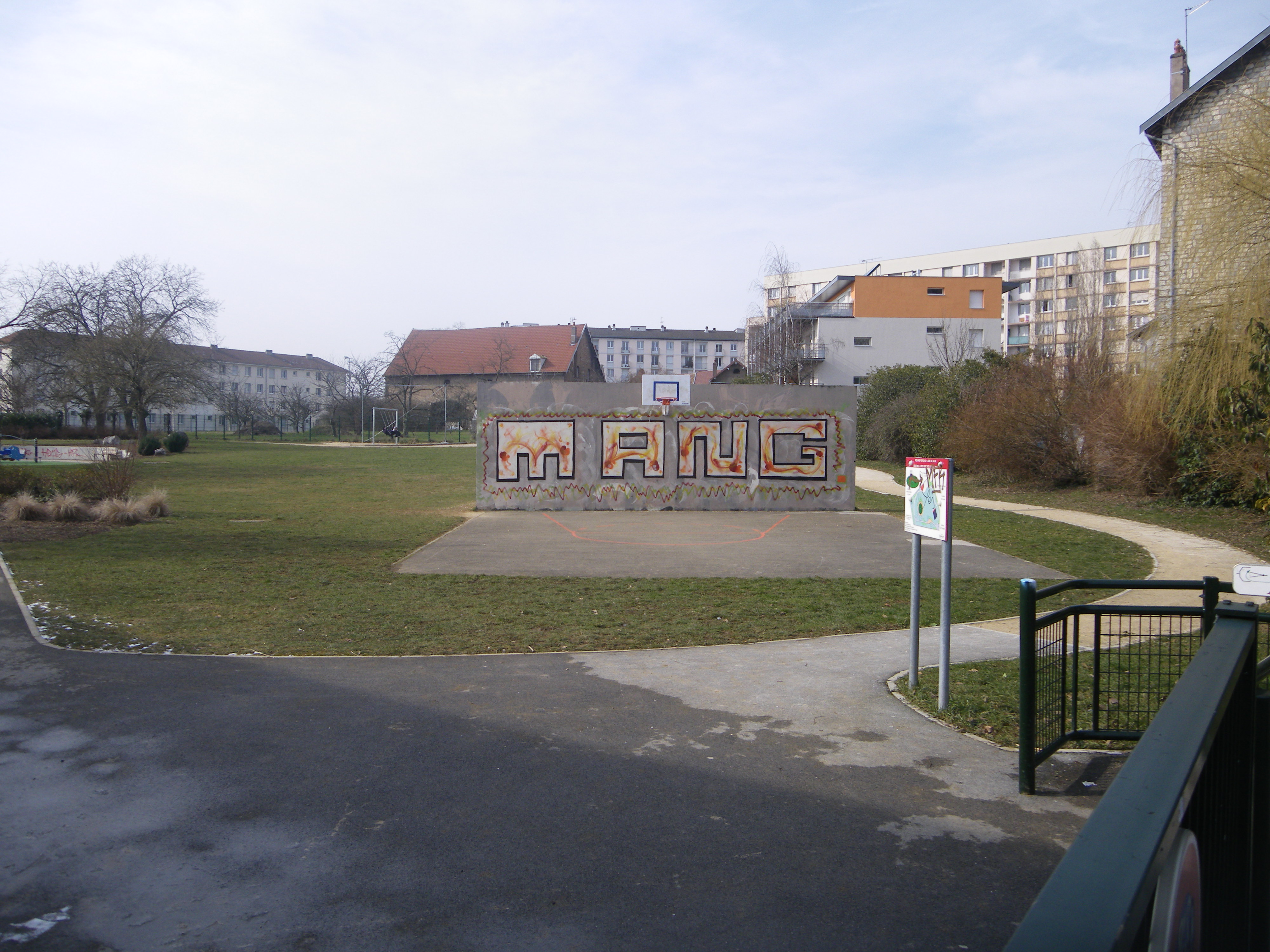 MANG - graffiti - besancon - Mars 2013 (1)