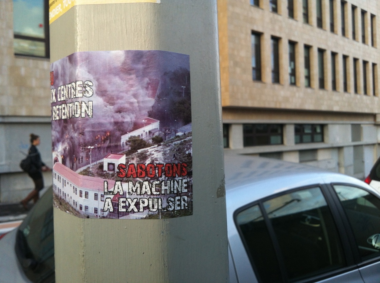 Marseille_sticker_FeuAuxCentresDeRetention (1)