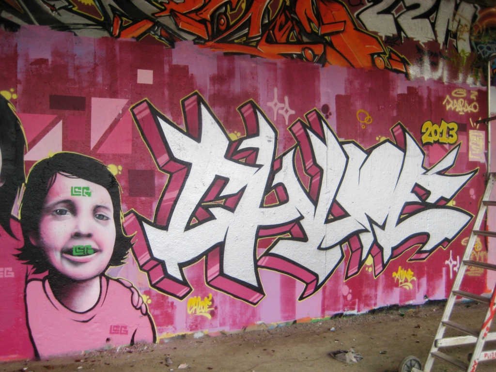 besancon - graffiti - mars 2013 - lil chicas girls (2)