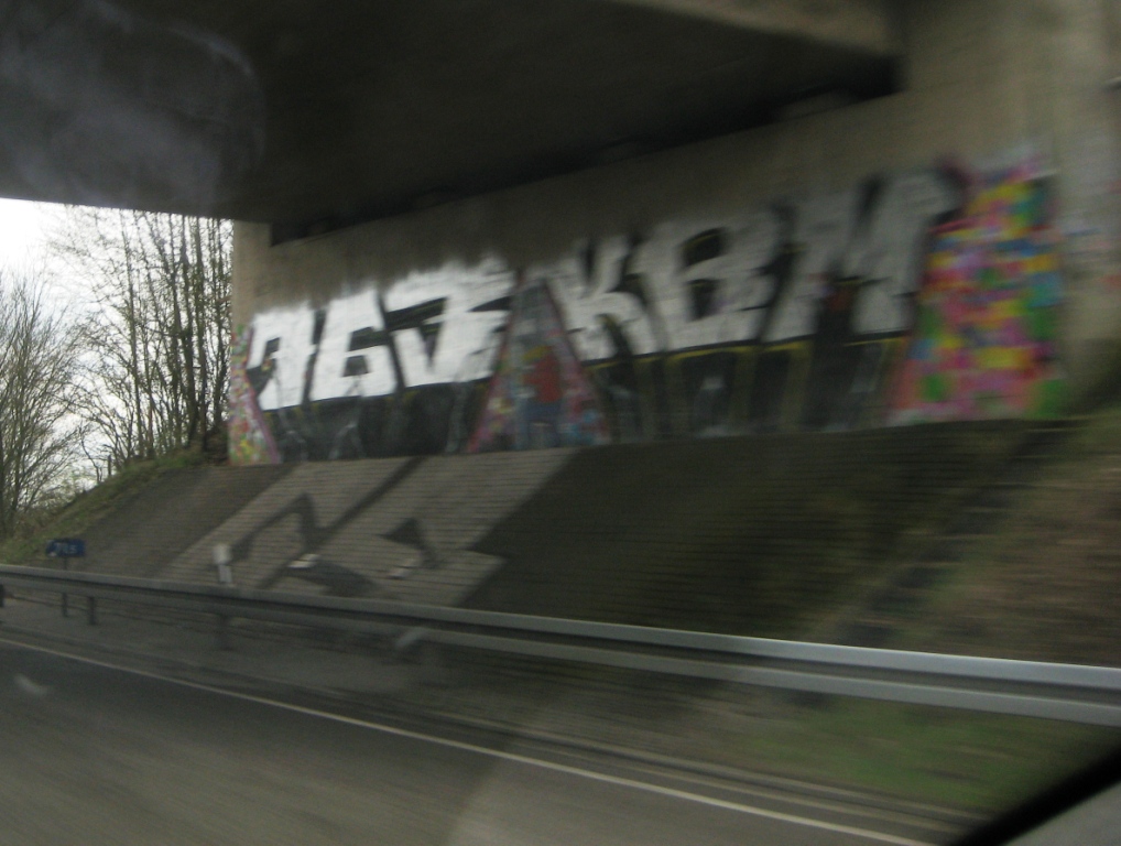 allemagne - graffiti - autoroute - Avril 2013 - 763 KBM (1)