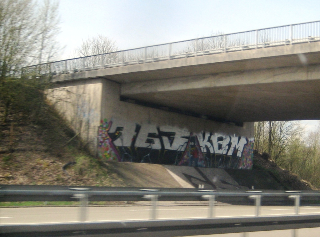 allemagne - graffiti - autoroute - Avril 2013 - 763 KBM