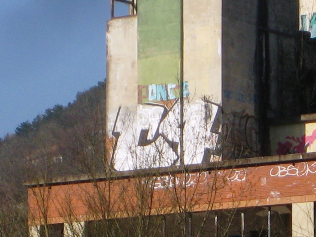 mars 2013 - besancon - rhodia - C4 - graffiti