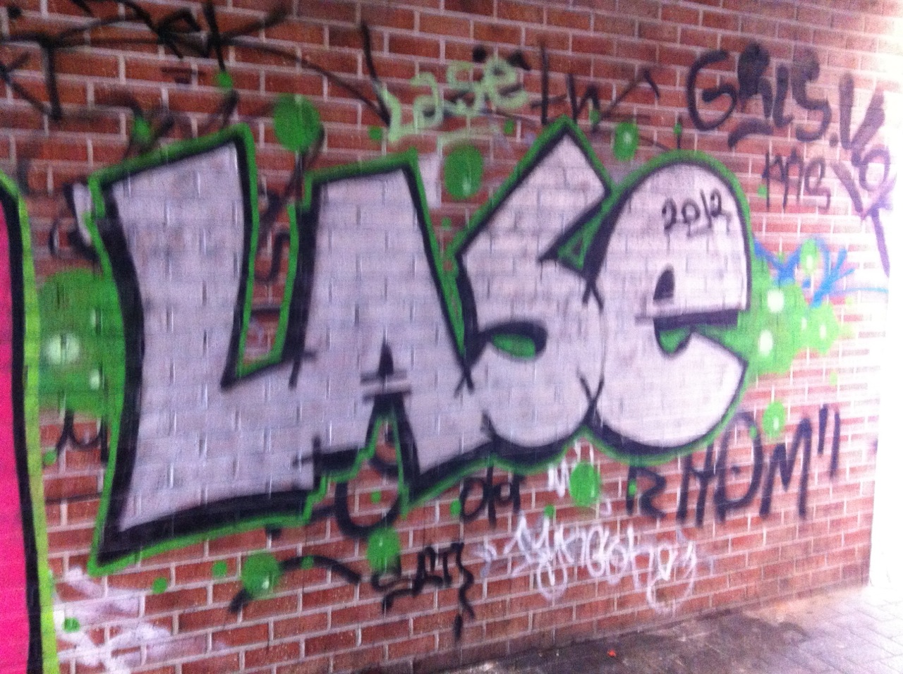 Bruxelles_graffiti_2013_Laze (1)