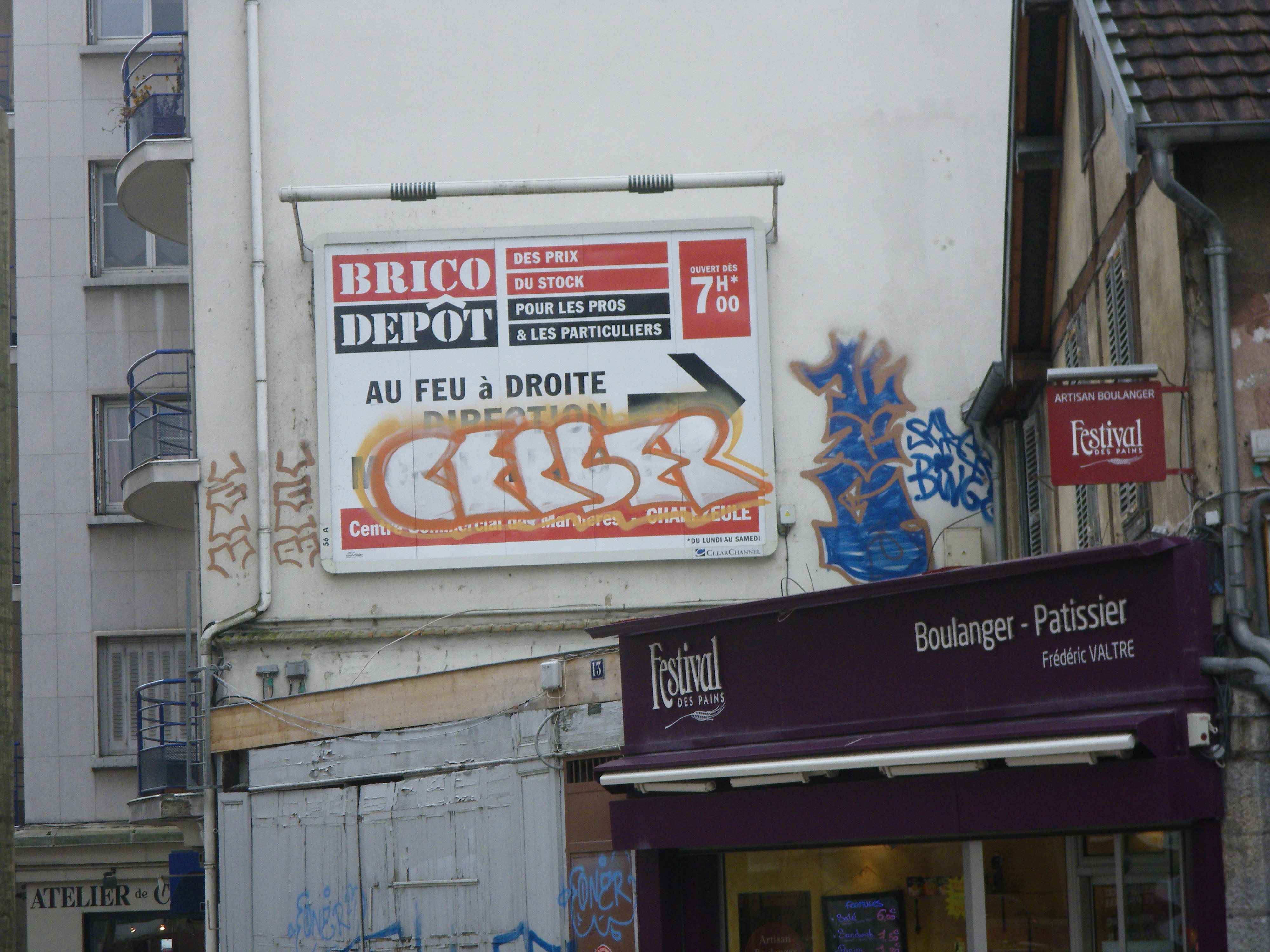 Cerber_graffiti_besancon_2013