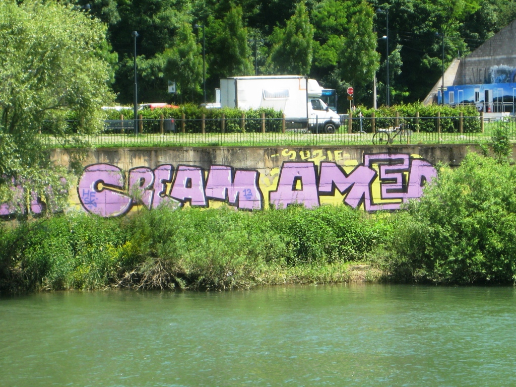 Rodni, Cream, AMer_graffiti_besancon_2013 (1)