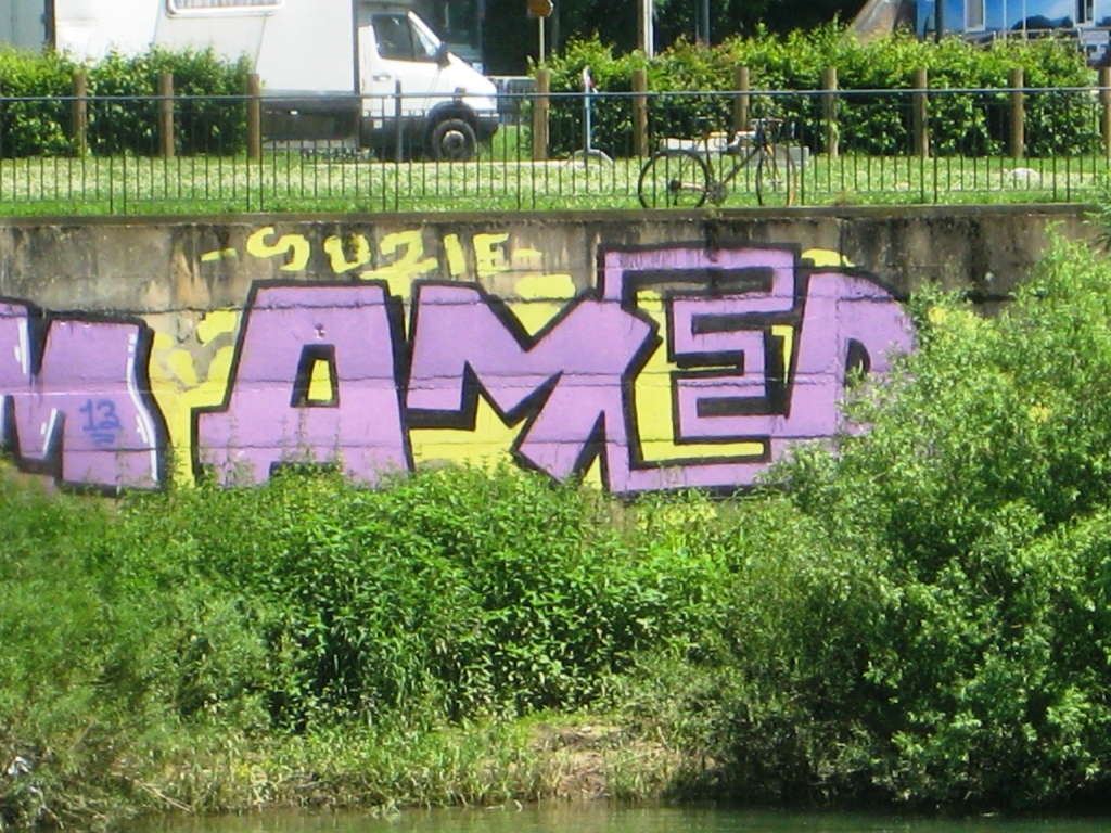 Rodni, Cream, AMer_graffiti_besancon_2013 (4)