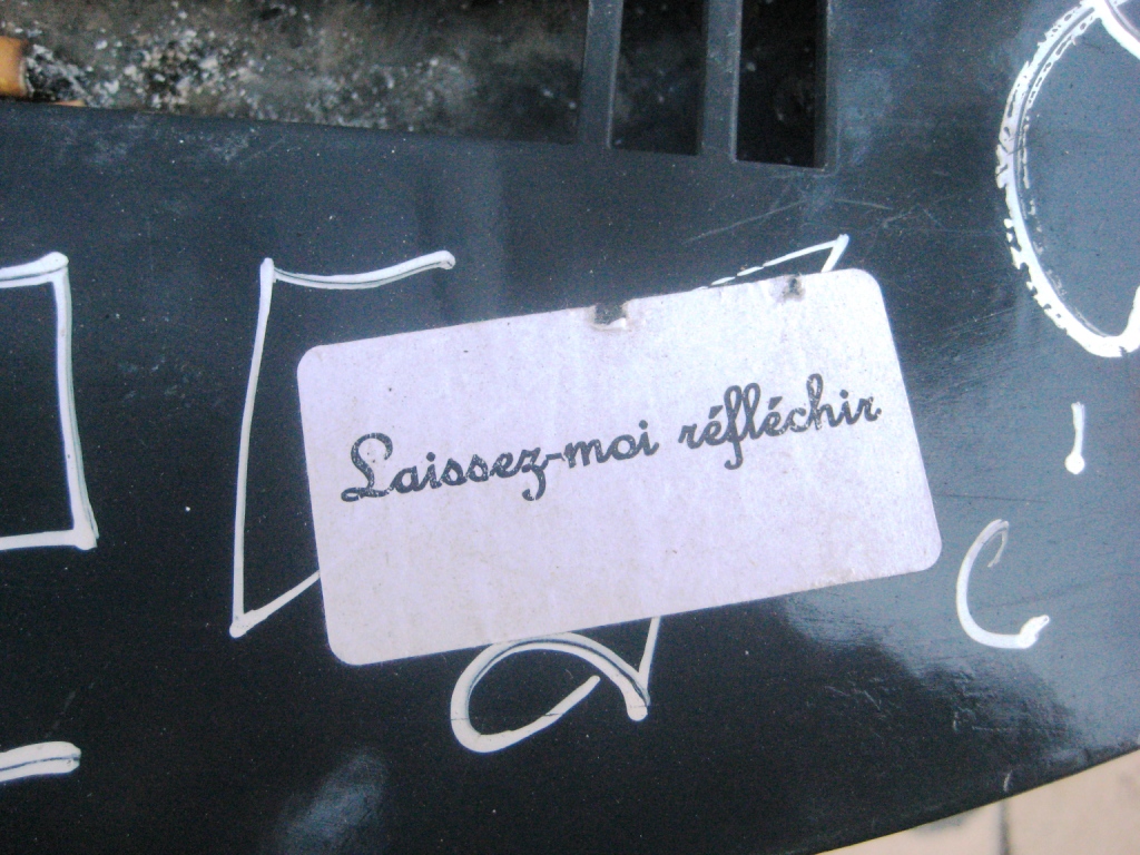 besancon-nov2013-sticker-laissez moi reflechir