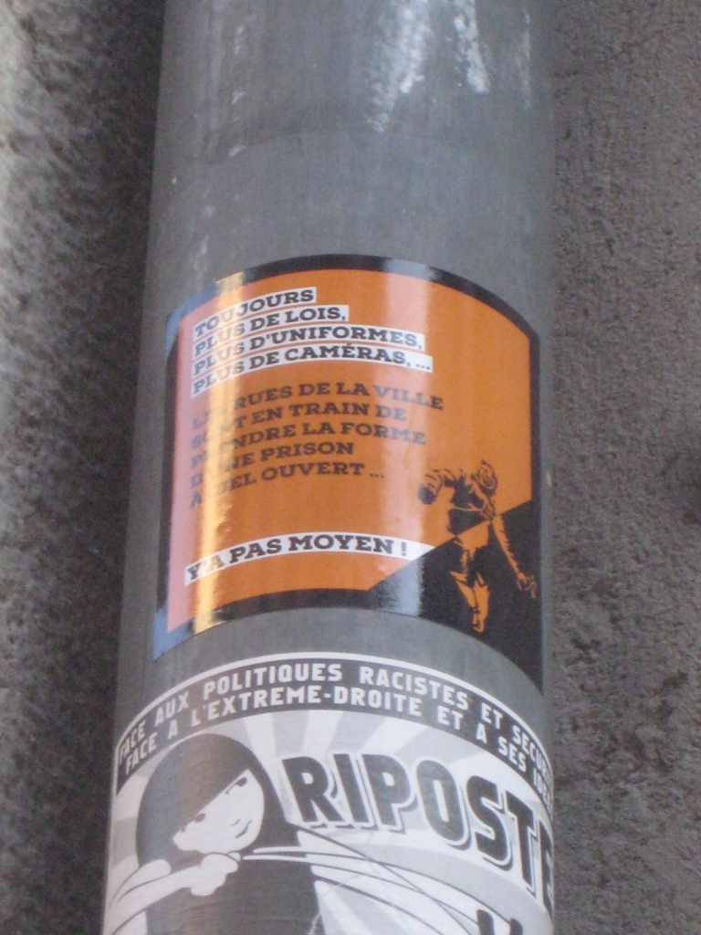 besancon-fevrier 2014 -sticker - prison a ciel ouvert ya pas moyen