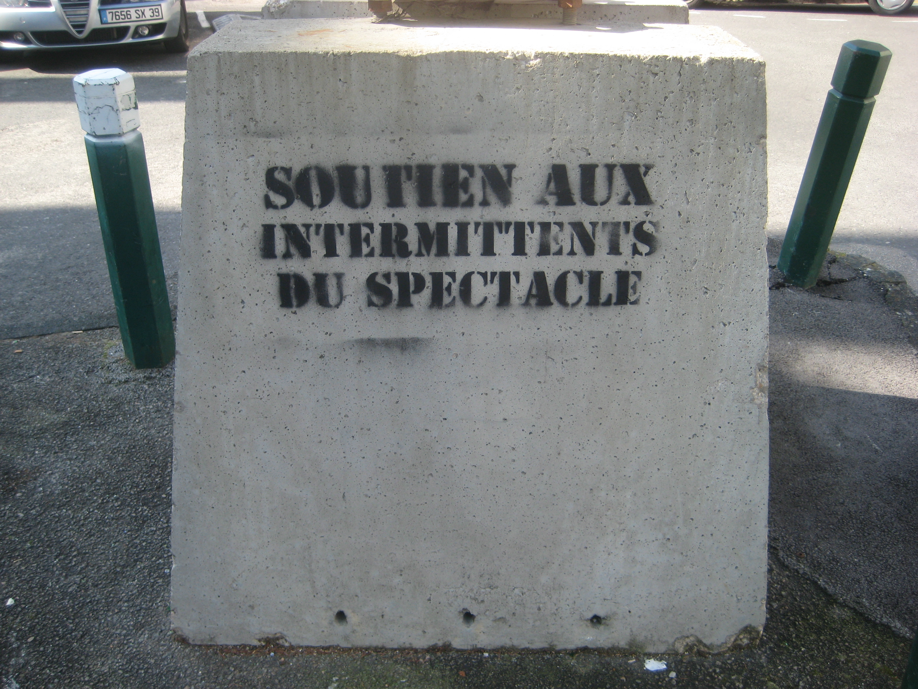 besancon - mars 2014 - pochoir - soutien aux intermittents du spectacle (1)