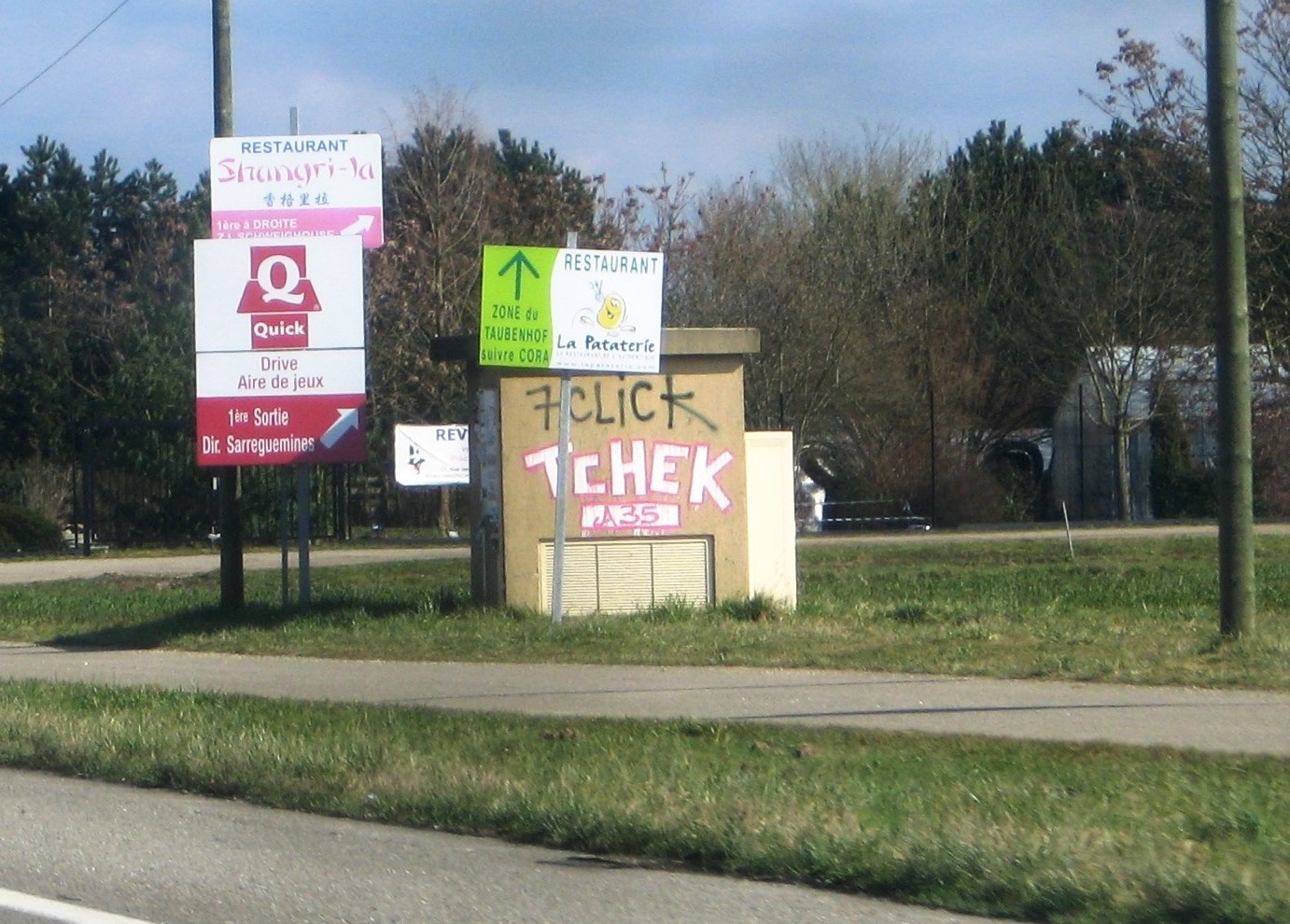Alsace 02.03.14 Tchek, 7 click - A35 - graffiti (2)