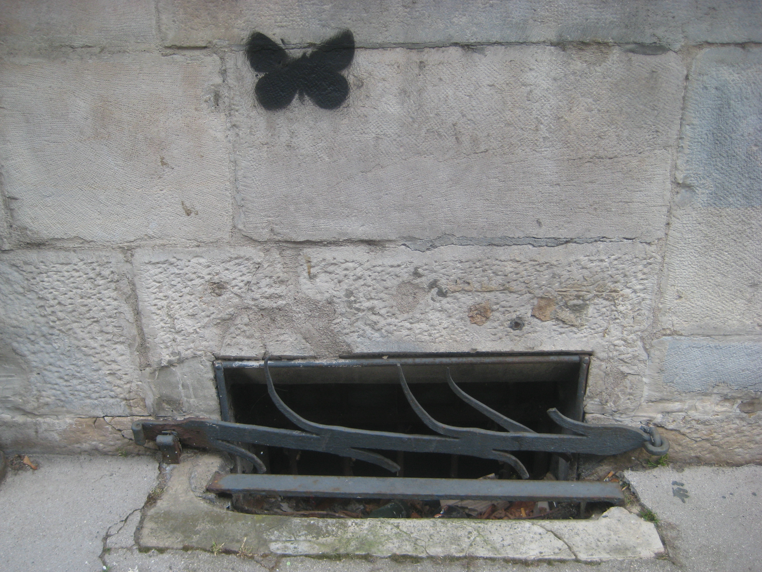 papillon - pochoir - besancon - 04.2014 (4)