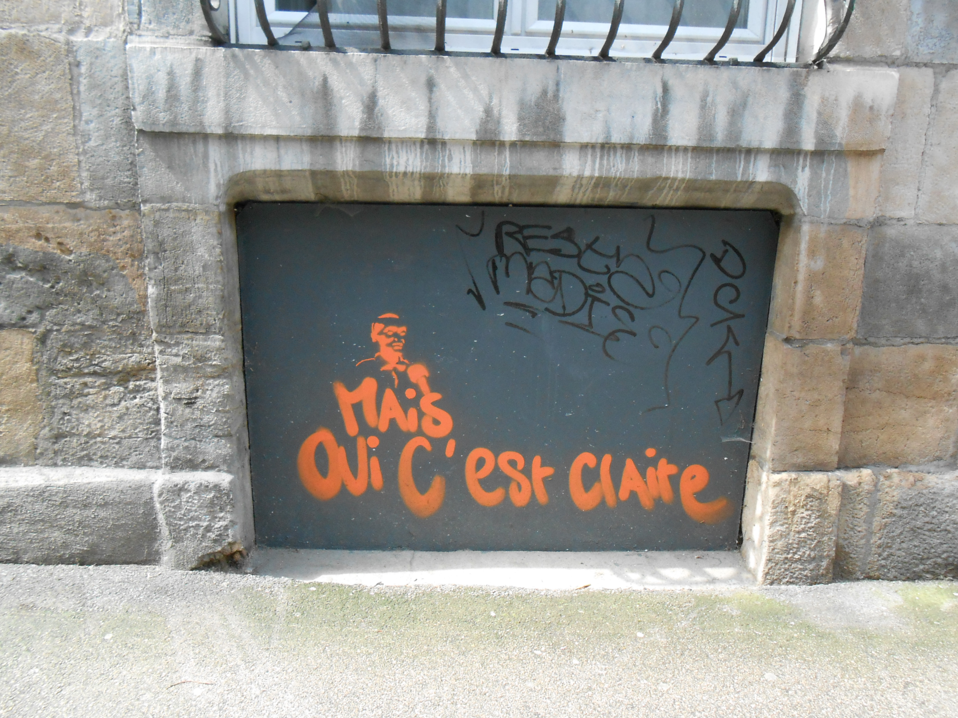 pochoir - besanon, mai 2014 - mais oui c claire (1)