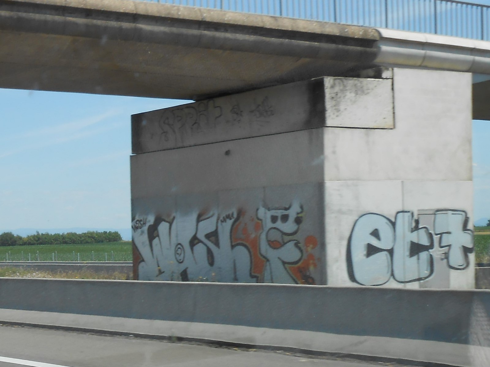 Wash, ET - graffiti - Alsace - juin 2014