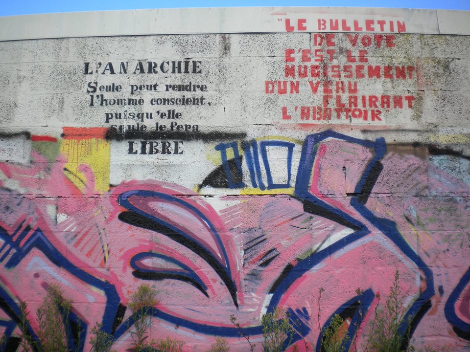 anarchie, election - pochoir - Lorient, aout 2014