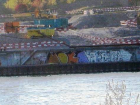 Bâle 24.10.11 graff quais (2)