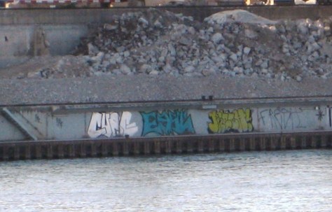 Bâle 24.10.11 graff quais (3)