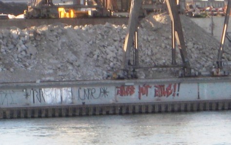 Bâle 24.10.11 graff quais