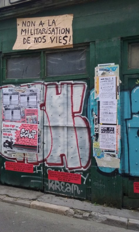 non a la militarisation de nos vies, collage, besancon 2015 (2)