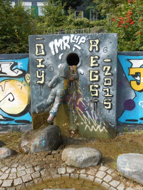 haus der jugend wupperal elberfeld - graffiti sept 2015 (33)