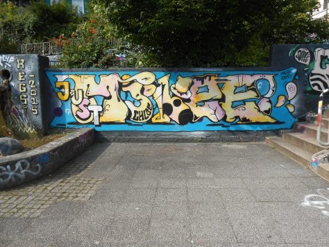 haus der jugend wupperal elberfeld - graffiti sept 2015 MOVE (1)